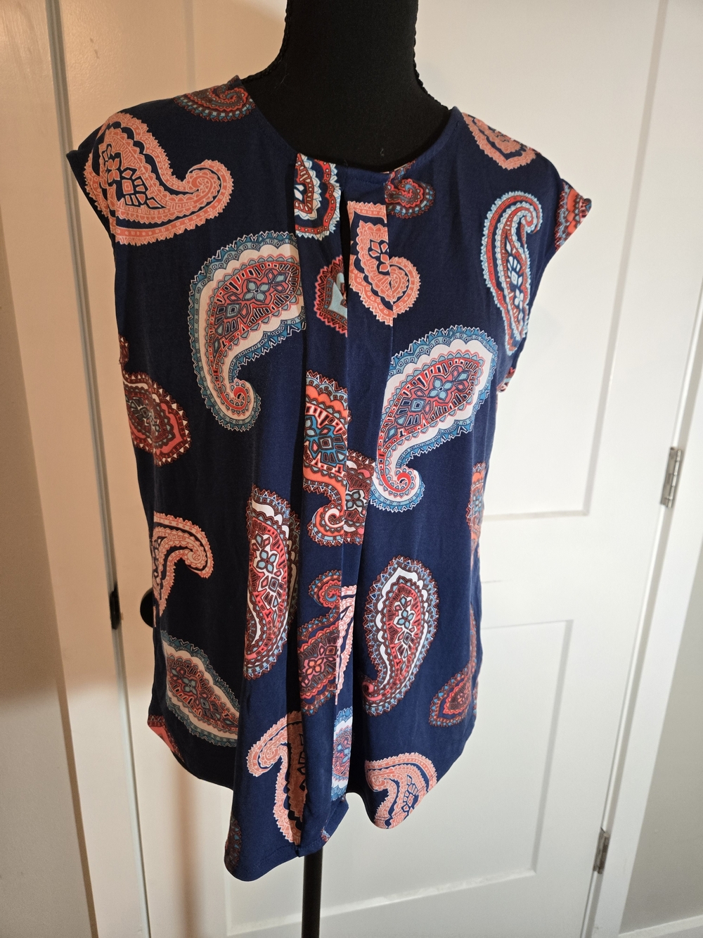 Liz Claiborne Navy Coral Paisley Pleat Front Cap Sleeve Blouse Size M